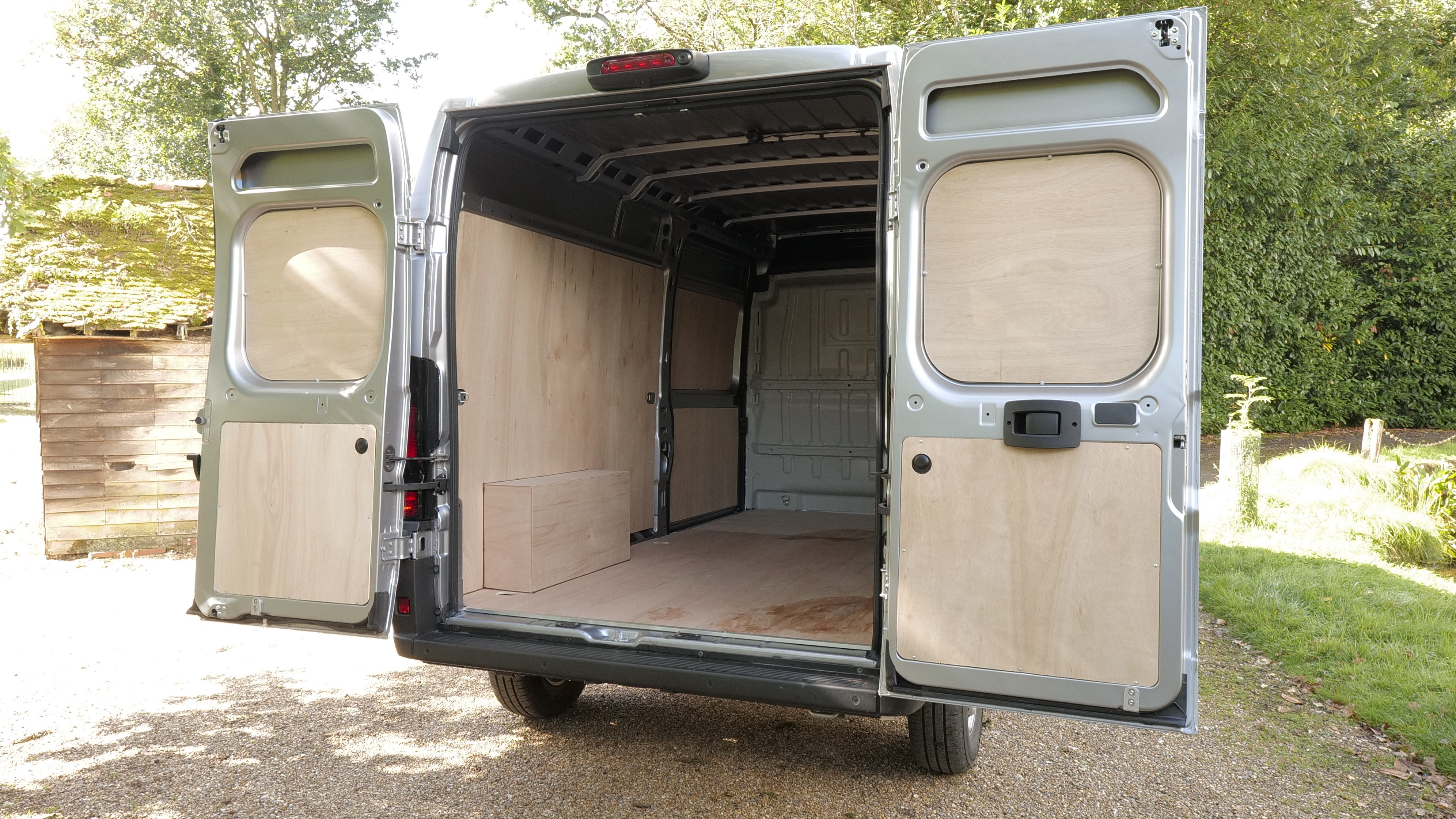 PEUGEOT BOXER 335 L3 DIESEL 2.2 BlueHDi 140 Platform Cab Professional
